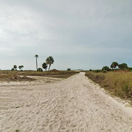 Quiet Cottage Less Than Half Mi To Gulf Coast And Boardwalk!